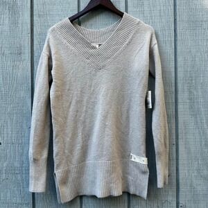 ANA A New Approach Women's Light Gray V-Neck Long‎ Sleeve Sweater XS Minimalist